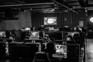 Giao tranh tổng trong một trận đấu Liên Minh Huyền Thoại chuyên nghiệp